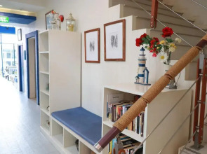 The Blue Pearl Kata Hotel