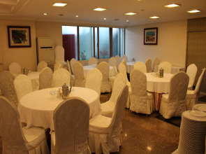 Insadong Crown Hotel