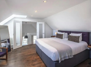 Old Town Chambers, Autograph Collection