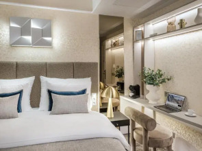 Hotel Maestro by Adrez