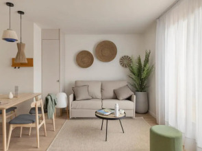 Naitly Ronda Sant Antoni Barcelona