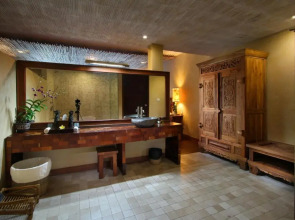 Kupu Kupu Barong Villas and Tree Spa by L'Occitane