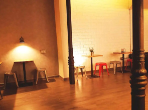 Хостел Far Home Atocha