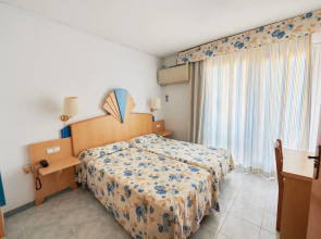 Отель Checkin Blanes