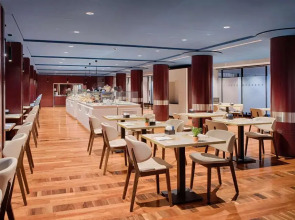 Отель NH Napoli Panorama