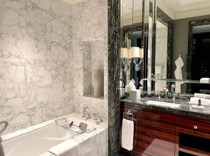 Four Seasons Hotel Bahrain Bay