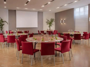 Отель NH Trieste