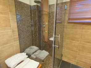 Отель Card International