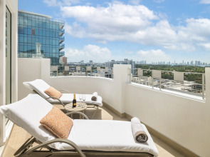 The Palms Hotel & Spa