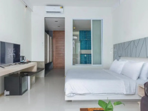 KC Beach Club & Pool Villas