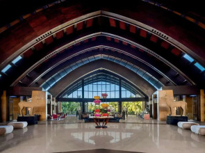 Pullman Oceanview Sanya Bay Resort & Spa