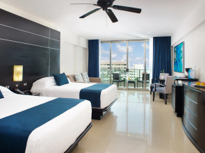 Отель Seadust Cancun Family Resort