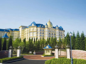 Tokyo Disneyland Hotel