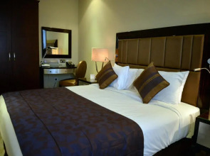 Отель Premium Strato