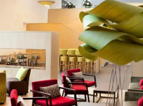 Отель Atenea Port Barcelona Mataro