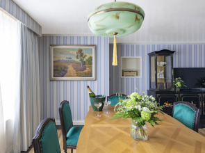 Отель Graduate by Hilton Cambridge