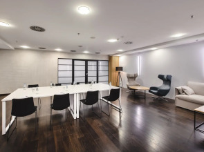 Courtyard by Marriott Warsaw Airport