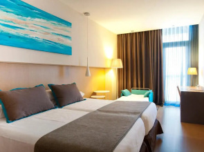 Отель Atenea Port Barcelona Mataro