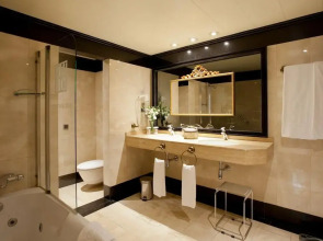 Отель Sevilla Center