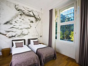 Отель Golden Crown