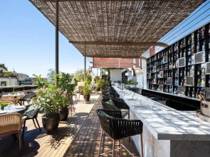 Отель Sir Victor