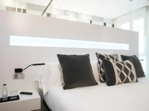 Отель The Hotel Regina