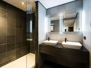 Leonardo Hotel Eindhoven City Center