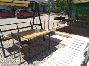 Molodezhnaya 8 Guest House