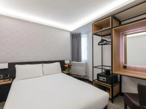 Отель St Giles London