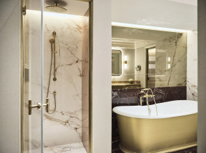 The Palace, a Luxury Collection Hotel