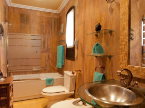 Regency Country Club, Apartments Suites