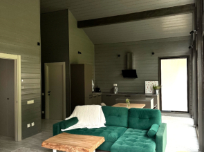 Dom S Panoramnymi Oknami I Vidom Na Les Privat House