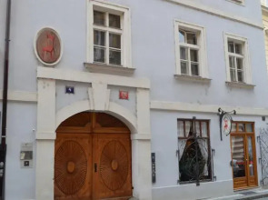 U Cervene zidle - Red Chair Hotel