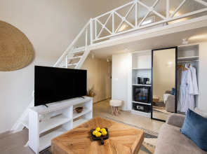 Bios Santorini Vegan - Vegetarian Boutique Hotel 