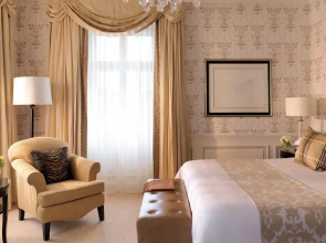 Отель Four Seasons Prague