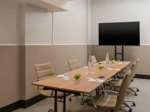 Отель NH Trieste