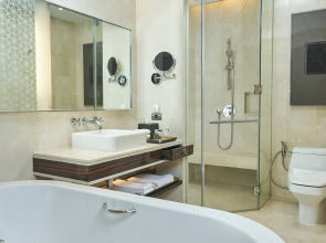 Renaissance Bangkok Ratchaprasong Hotel