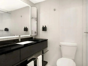 Revery Toronto Downtown, Curio Collection by Hilton