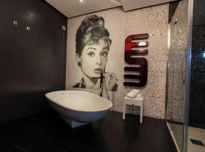 Отель Divina Luxury