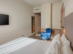 Отель NH Napoli Panorama