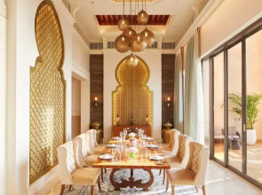 Отель Jumeirah Al Qasr Dubai