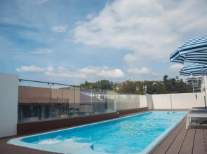 The Blue Pearl Kata Hotel