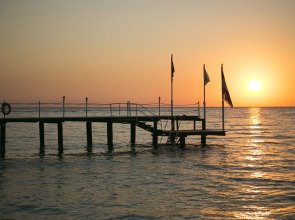 Отель Sailor's Beach Club