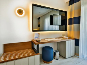 Crystal Flora Beach Resort – All Inclusive