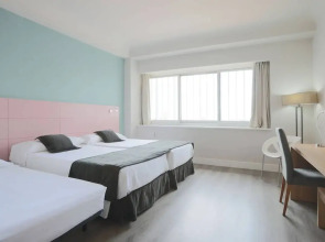 Отель Chamartin The One