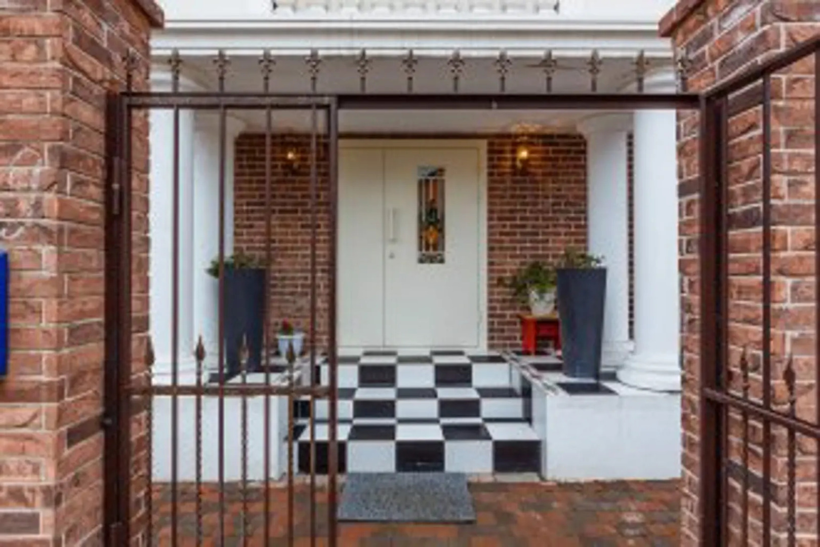 Английский Дом Апарт Отель