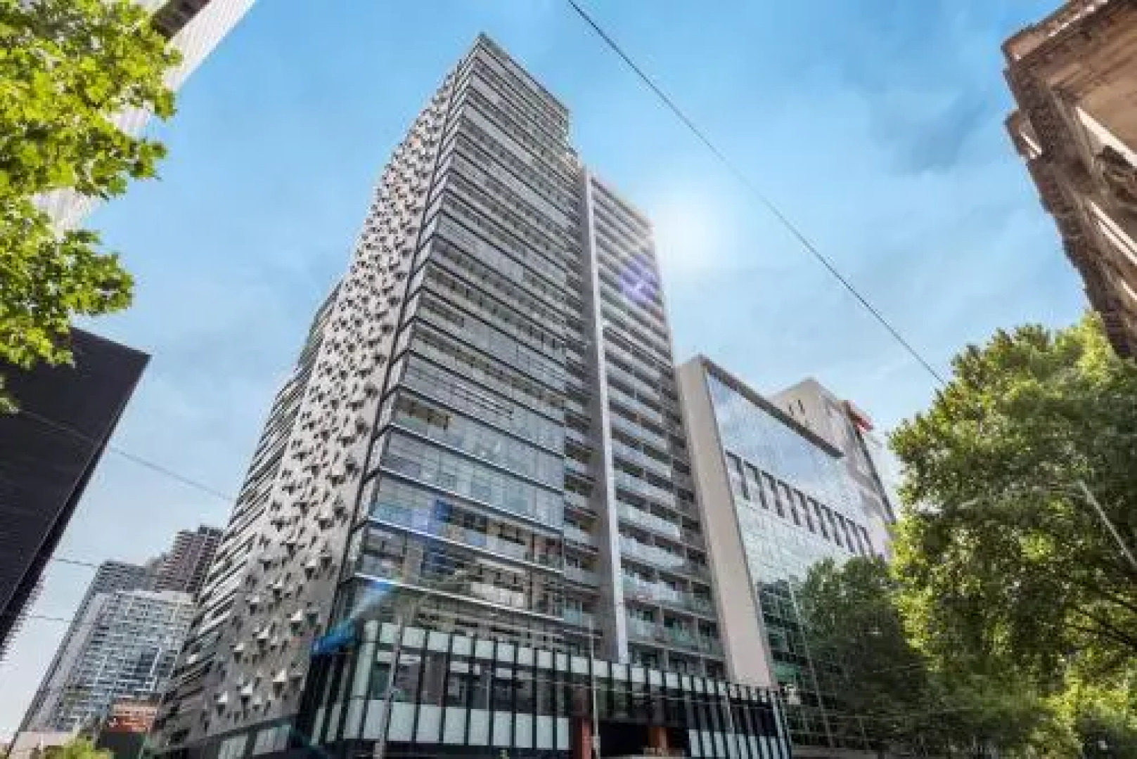 EDWARD, 3BDR Melbourne Apartment