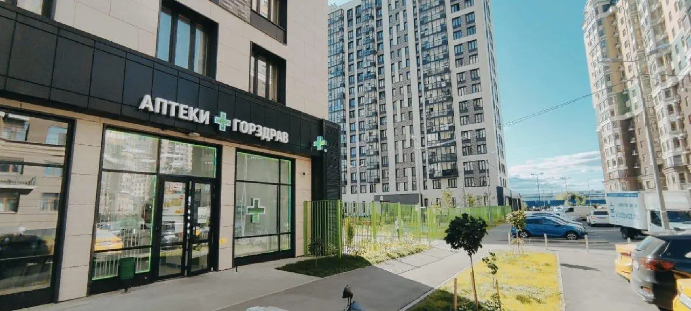 Две Столицы на улице Константина Вороницына