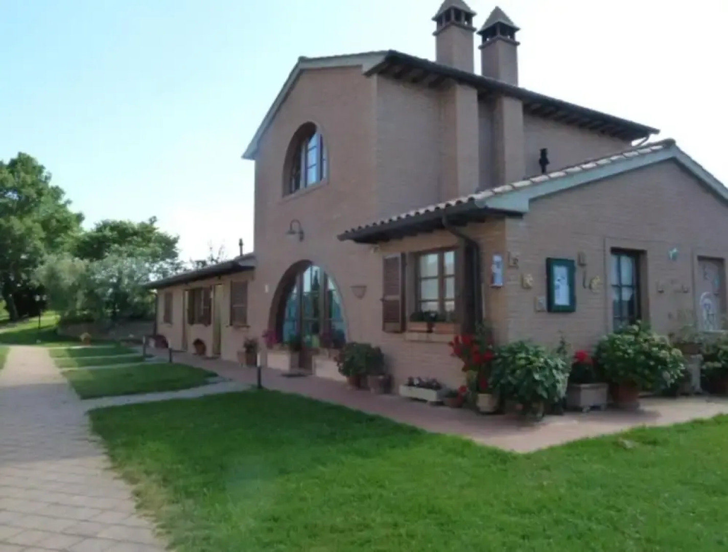 Pomegranate apt With Shared Pool