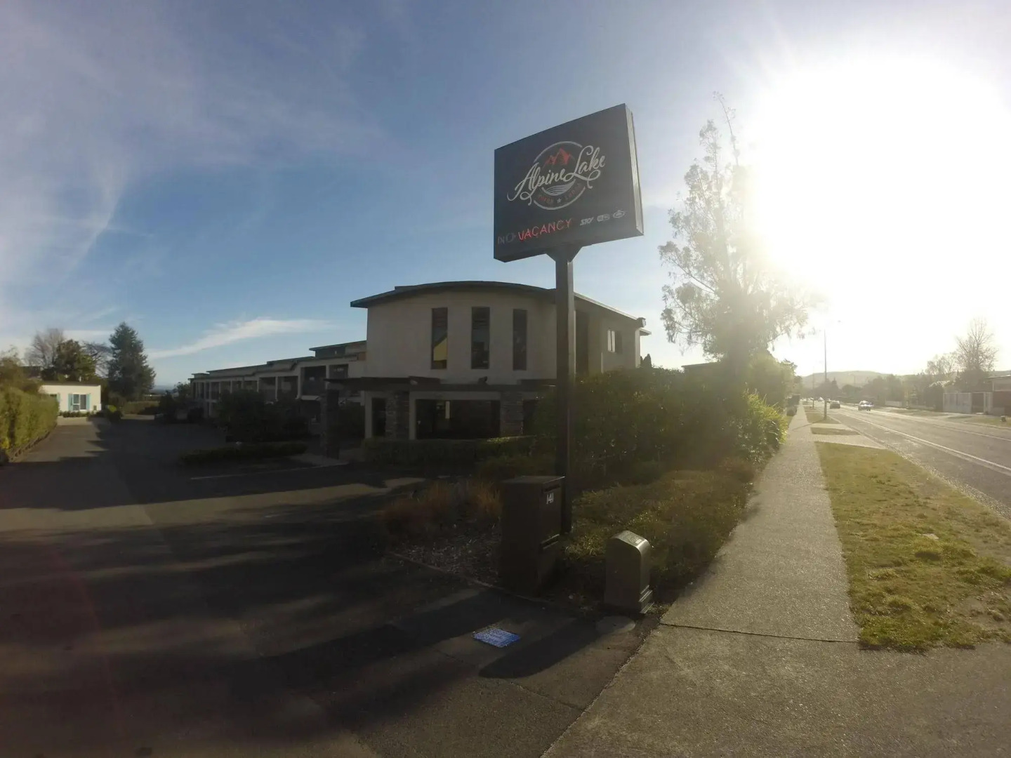 Alpine Lake Motor Lodge